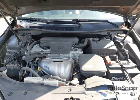 2015 Toyota Camry Xle z USA, uszkodzony, nr VIN 4T1BF1FK1FU879771